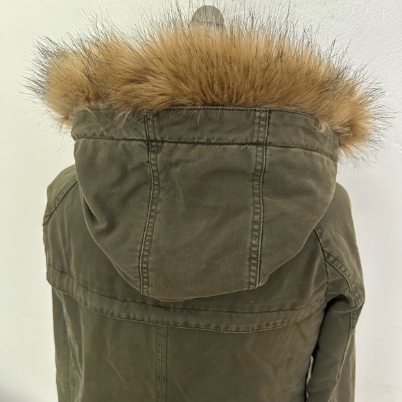 Levi’s Hooded Faux Fur Trim Jacket - Picture 5 of 8